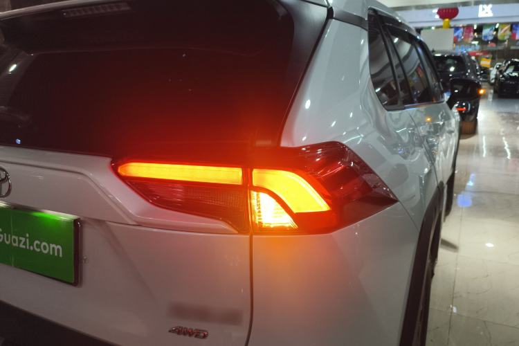 Used Toyota RAV4 2022 2.0L CVT 4x4 Style Plus Edition Right Rear Taillight