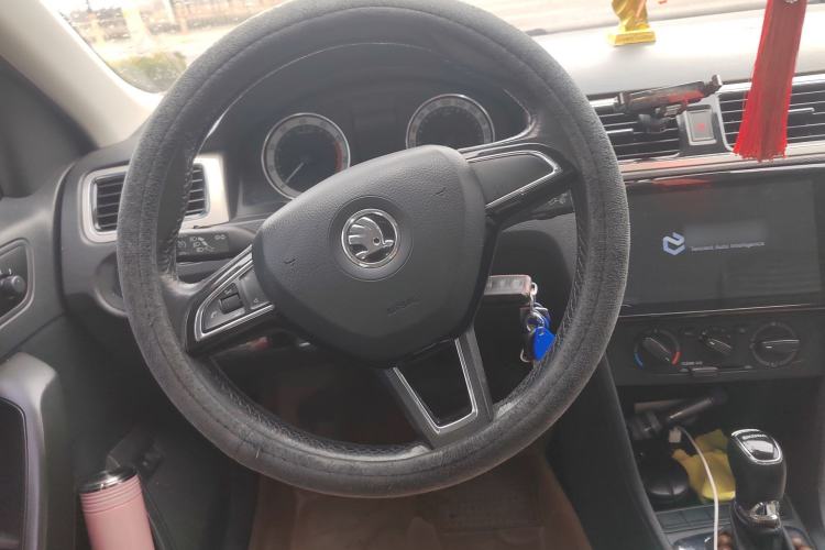 Used Skoda Rapid 2018 1.6L Automatic Comfort Edition Steering Wheel
