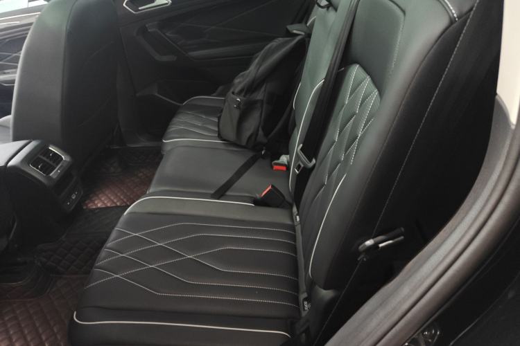 Used Volkswagen Tiguan L 2024 330TSI Automatic Two-Wheel Drive R-Line Enhanced Edition Left Rear Seat