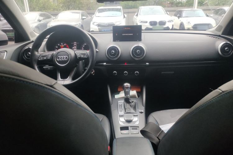 Used Audi A3 2020 Limousine 35 TFSI Fashion Edition China VI Emission Standard Center Console