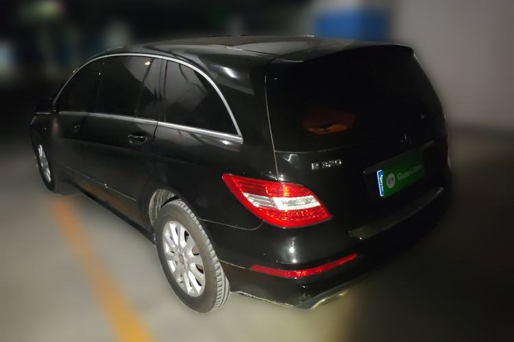 Used Mercedes-Benz R-Class 2017 R 320 4MATIC Business Edition Prestige Model Rear Left 45 Deg