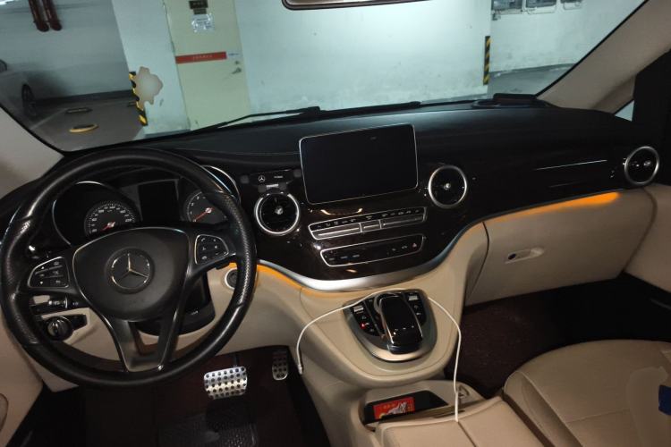 Used Mercedes-Benz V-Class 2018 V 260 L Prestige Extended Version China V Center Console