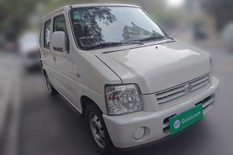 Used Suzuki Wagon R 2013 Venture Edition 1.0L Manual - Practical Model 3 Front Right 45 Deg