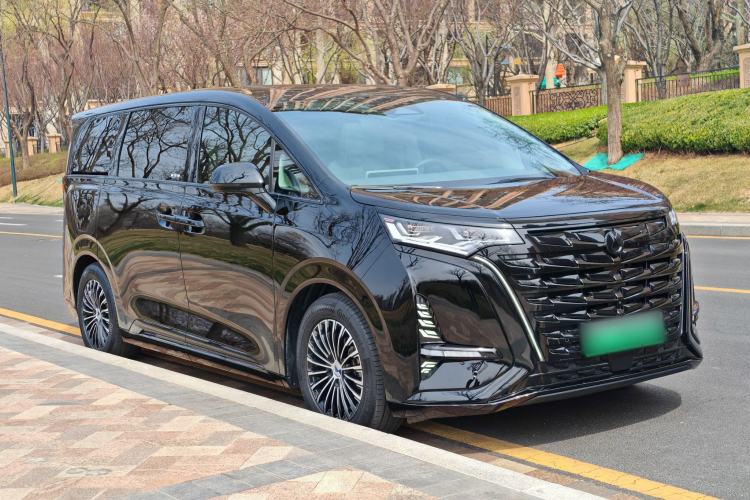 Used Denza D9 2022 DM-i 970 Four-Wheel Drive Prestige Model Exterior 2