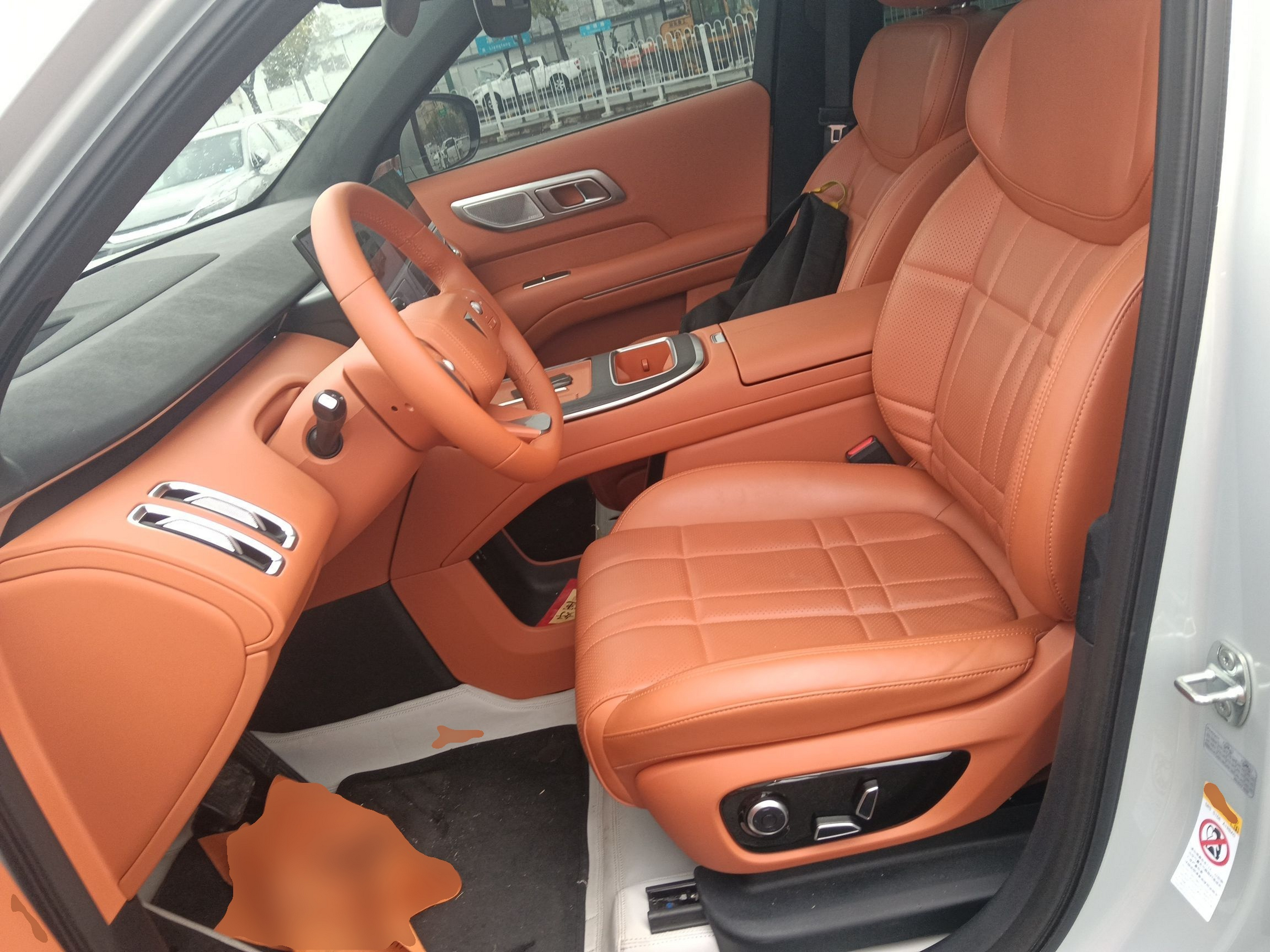 المقاعد الأمامية داخل السيارة