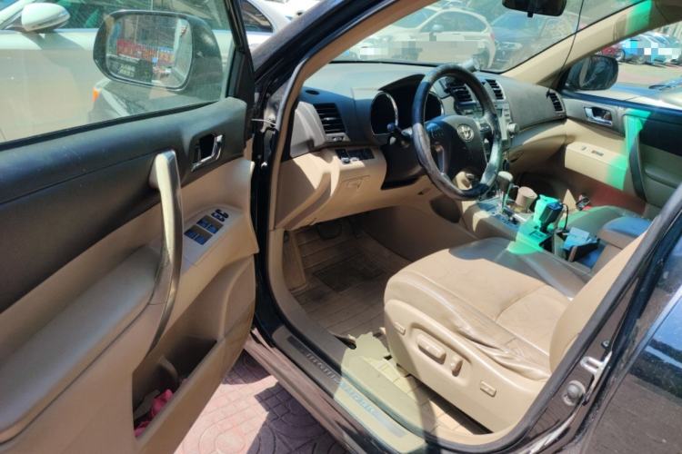 Used Toyota Highlander 2009 2.7L Two-Wheel Drive 7-Seater Luxury Edition Driver Seat