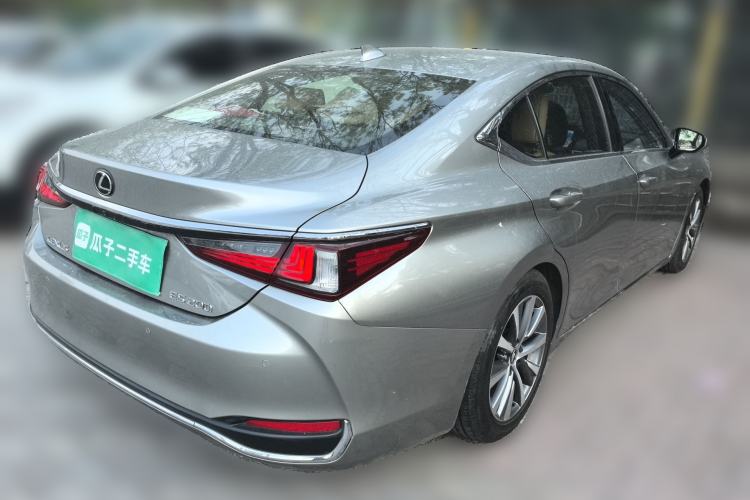 Used Lexus ES 2018 200 Excellence Edition China V Standard Rear Right 45 Deg