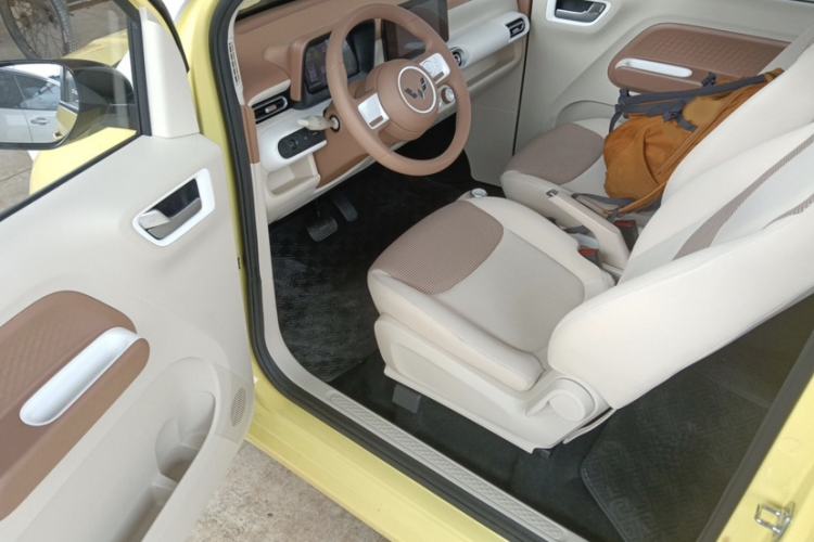 Used Wuling Hongguang MINIEV 2024 3rd Generation 170 km Interior 3