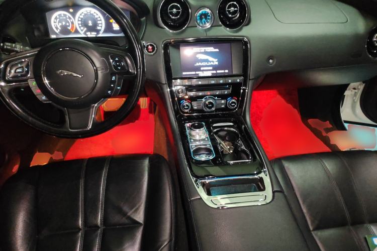 Used Jaguar XJ 2016 XJL 2.0T Two-Wheel-Drive Elegant Business Edition
