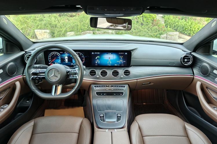 Used Mercedes-Benz E-Class 2022 E 300 L Sporty and Stylish Model Interior 5