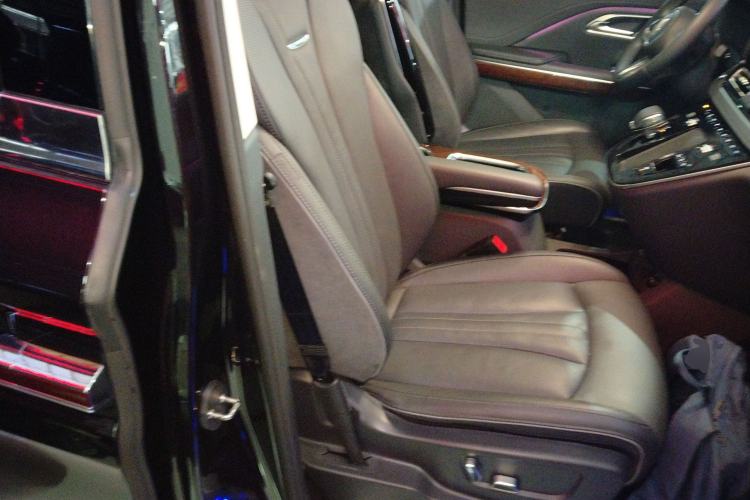 Used Hongqi HQ9 PHEV 2024 2.0T Four-Wheel Drive Luxury Edition Right Front Seat