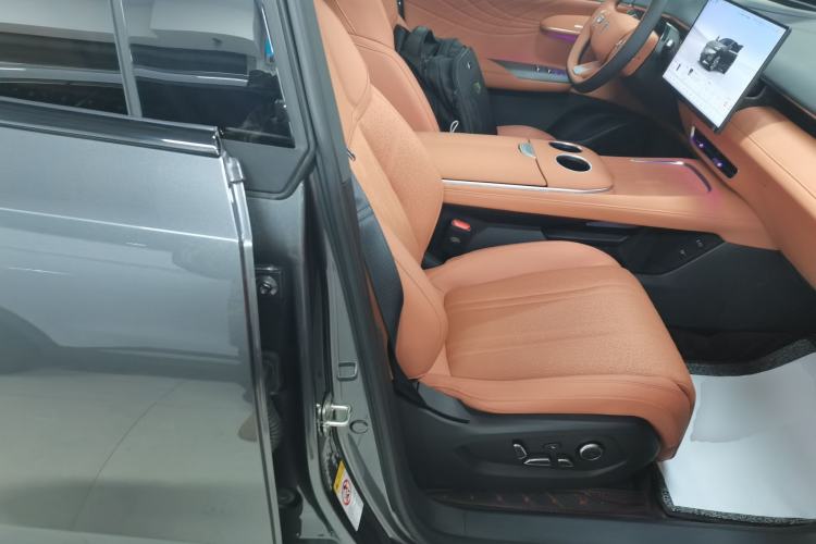 Used Deepal S07 2025 215Max Huawei Qiankun Intelligent Driving ADS SE Range-Extended Version Right Front Seat