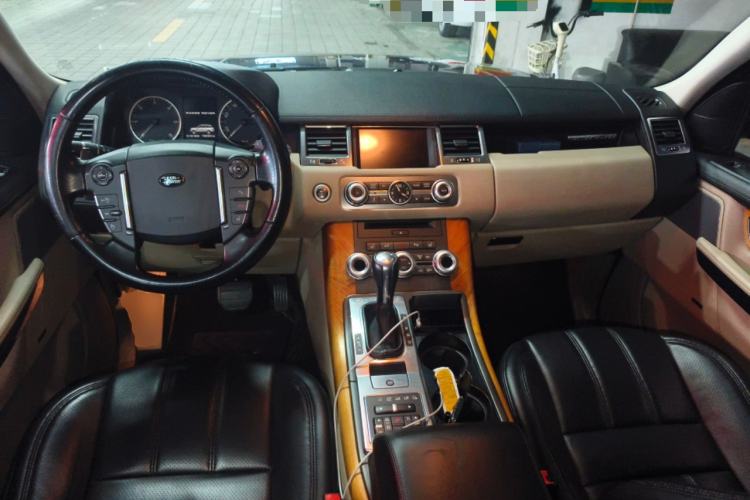 Used Land Rover Range Sport 2012 3.0 TDV6 HSE Diesel Edition Center Console