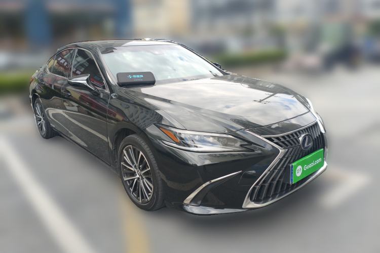 Used Lexus ES 2021 300h Deluxe Edition
