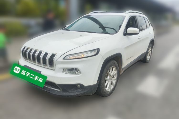 Used Jeep Cherokee 2017 2.0L Superior Edition Guazi used car, China used car export, Used car for sale, Used  cars, Cheapest cars for sale