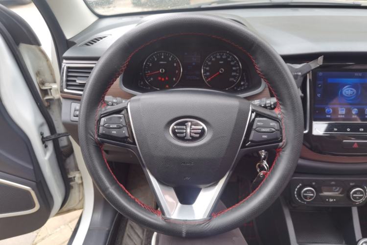 Used FAW Senya R7 2017 1.6L Manual Luxury Model Steering Wheel
