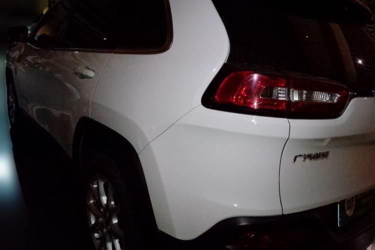 Used Jeep Cherokee 2017 2.0L Superior Edition