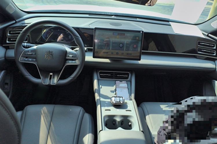 Used BYD Qin L 2024 DM-i 120KM Beyond Model
