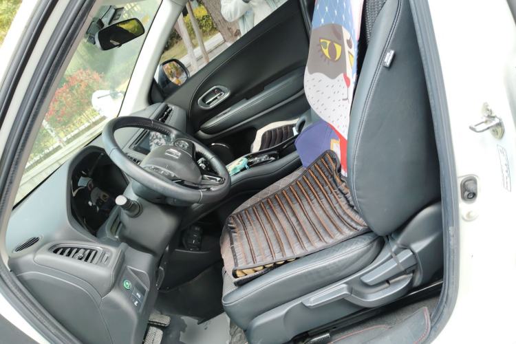 Used Honda Vezel 2015 1.8L CVT 2WD Luxury Model
