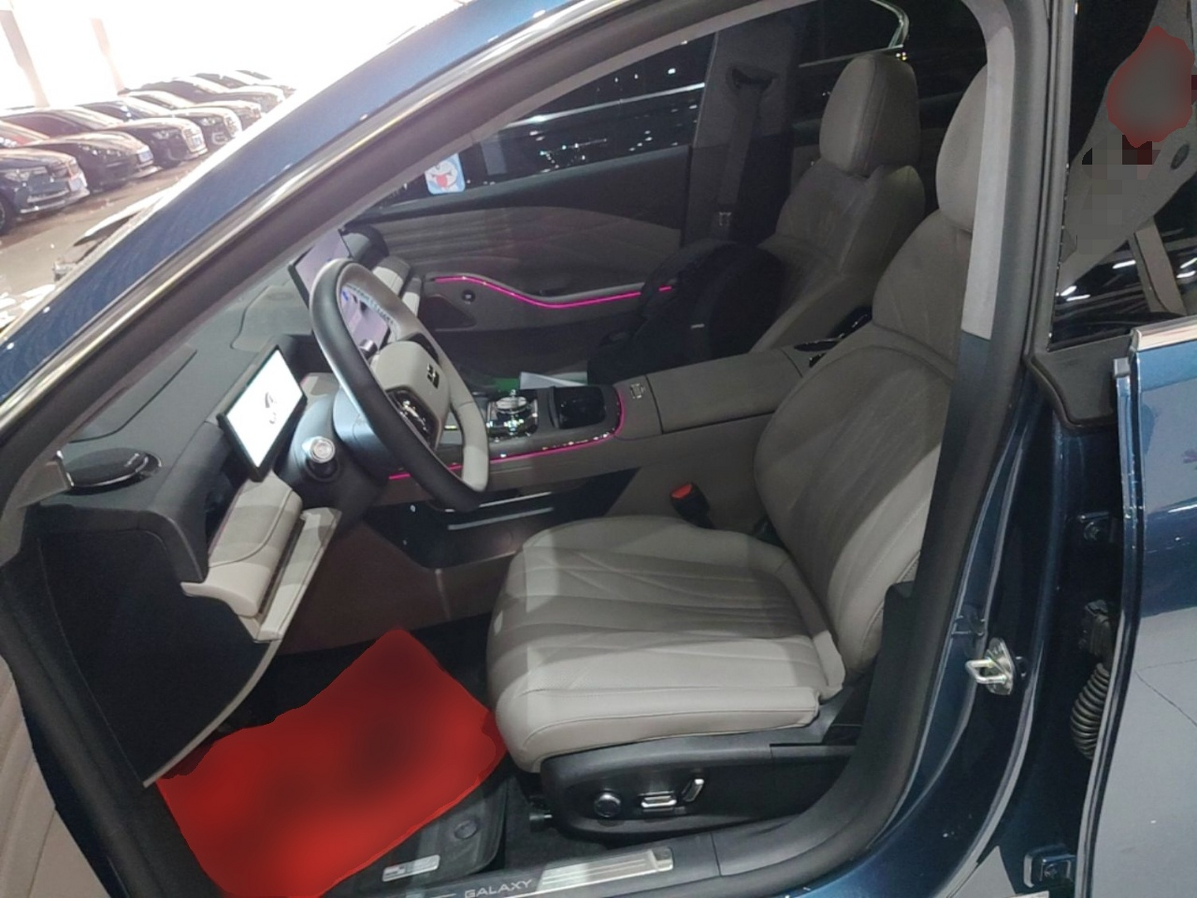 المقاعد الأمامية داخل السيارة