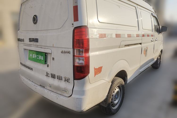 Used Sunlong DST 5 2021 All-Electric Van with 41.86 kWh Rear Right 45 Deg