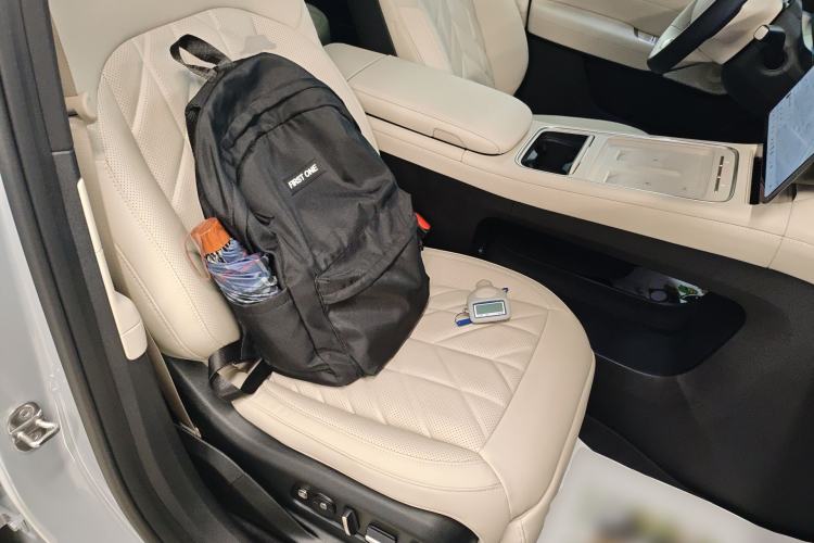 Used Nio EC6 2025 75 kWh Right Front Seat