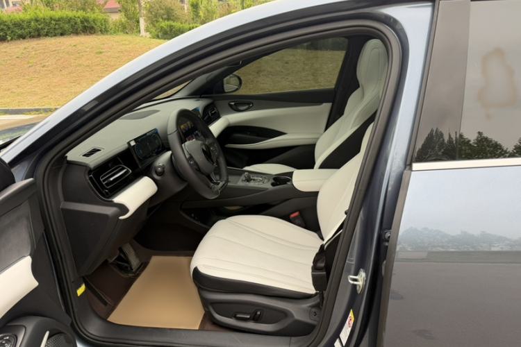 Used BYD Seal 06 New Energy 2024 DM-i 120KM Luxury Model Interior 6