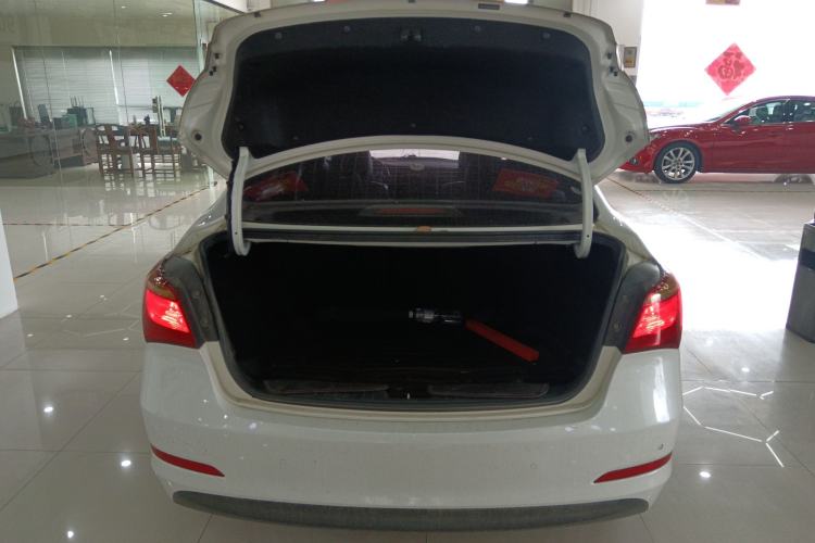 Used Hyundai Mistra 2016 1.8L Automatic Smart GLS Trunk