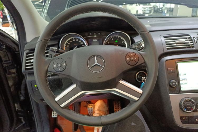 Used Mercedes-Benz R-Class 2014 R 320 4MATIC Business Model Steering Wheel