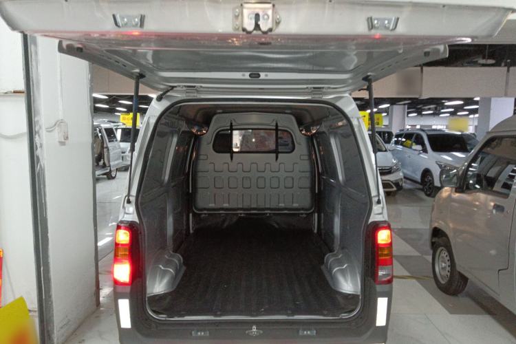 Used Wuling Zhiguang 2023 1.5L Utility Version with Enclosed Windows 2 Seats