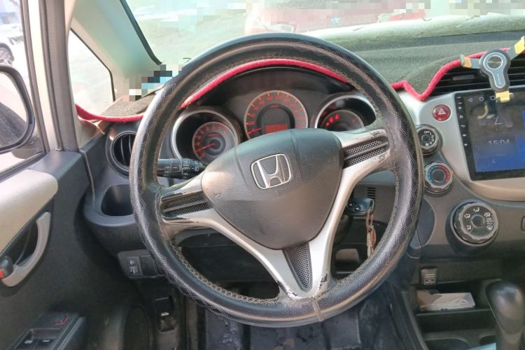 Used Honda Fit 2011 1.3L automatic comfort version
