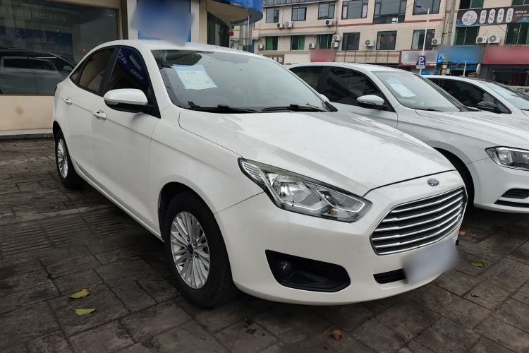 Used Ford Escort 2015 1.5L Automatic Comfort Edition Exterior 1