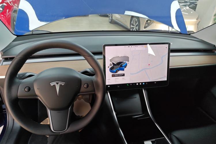 Used Tesla Model 3 2019 Long-Range All-Wheel-Drive Version
