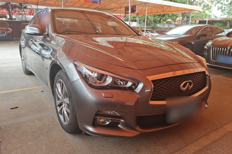 Used Infiniti Q50L 2016 2.0T Enjoyment Edition Front Right 45 Deg