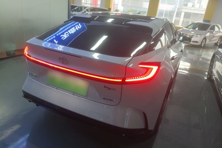 Used Toyota bZ5 2025 Model 550 PRO
