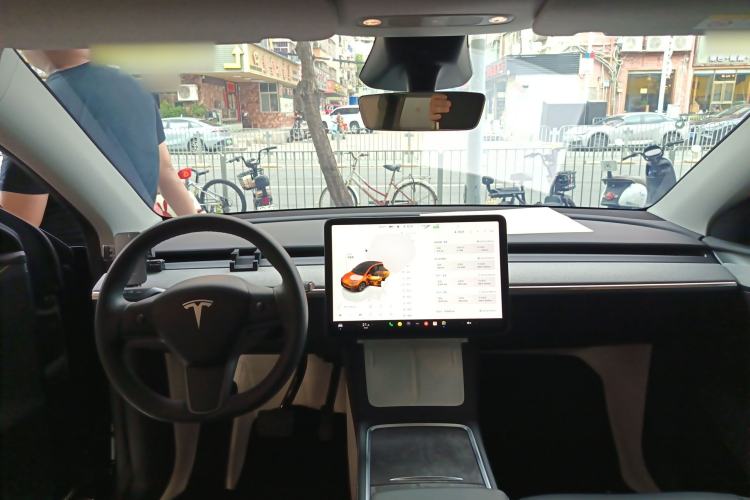 Used Tesla Model Y 2024 Rear-Wheel-Drive Version Center Console