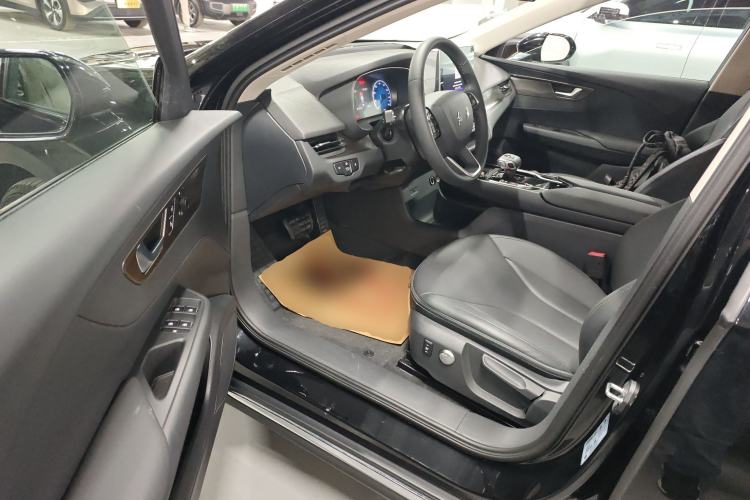 Used Hongqi E-QM5 2023 Revised Version Basic Travel Edition Driver Seat