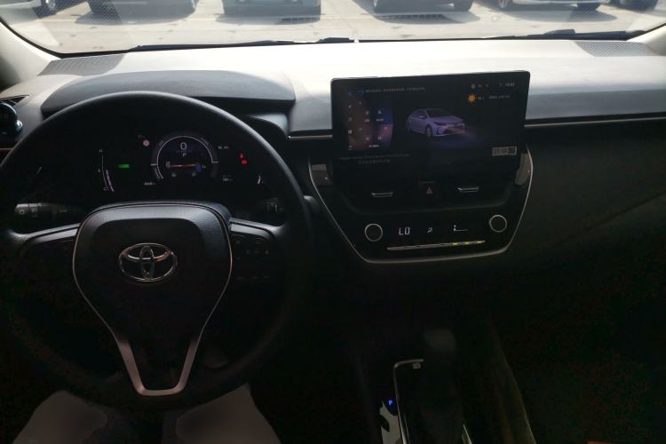 Used Toyota Corolla 2023 1.8L Smart Electric Hybrid Dual-Motor Elite Edition Center Console