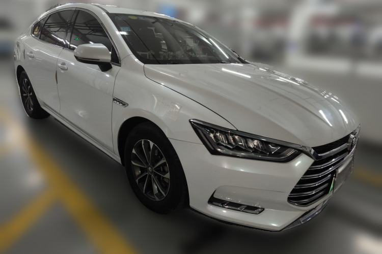 Used BYD Qin Pro New Energy 2019 DM Super Edition 1.5TI Automatic Smart Connect X-Trail Model China VI Standard Front Right 45 Deg