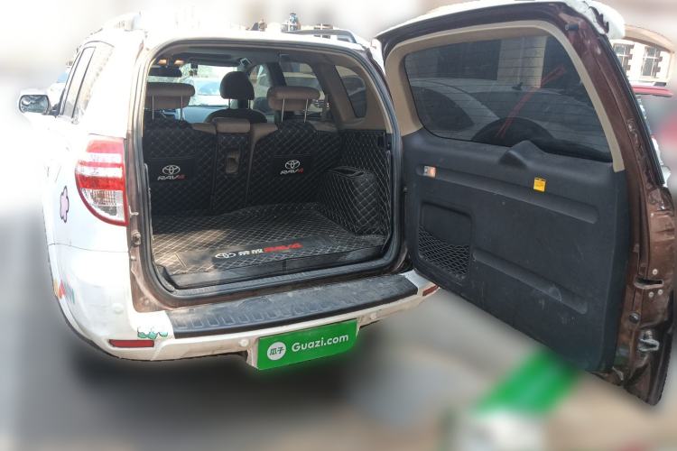 Used Toyota RAV4 2011 2.4L Automatic 4x4 Luxury Edition Trunk