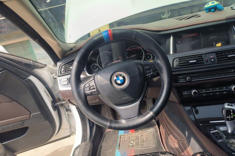 Used BMW 5 Series 2017 525Li Luxury Design Package Steering Wheel