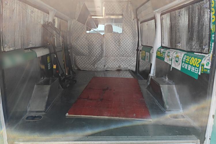 Used JMC Fushun 2023 2.0T Manual Mid-Drive Mid-Roof Commercial Multi-Purpose 7-Seater Passenger Vehicle
