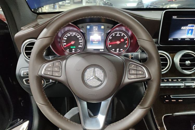 Used Mercedes-Benz GLC 2018 Facelift GLC 260 4MATIC Luxury Edition
