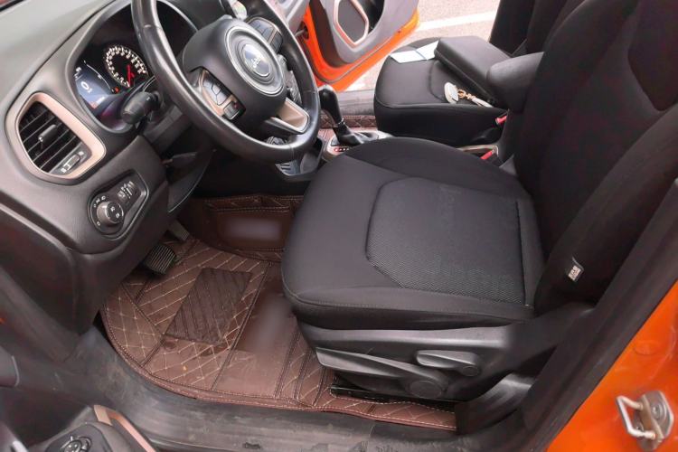 Used Jeep Renegade 2018 Connected Large Screen Version 180TS Automatic High-Energy Edition Left Front Seat