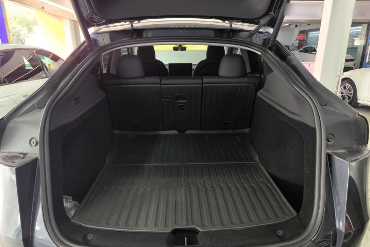 Used Tesla Model Y 2025 Rear-Wheel-Drive Version
