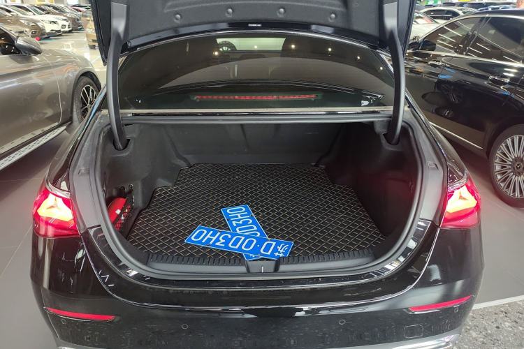 Used Mercedes-Benz E-Class 2024 Refresh E 300 L Stylish Edition Trunk