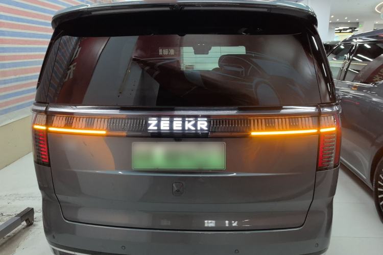 Used Zeekr 009 2024 7-Seater Walk-Through Version Four-Wheel Drive 108 kWh
