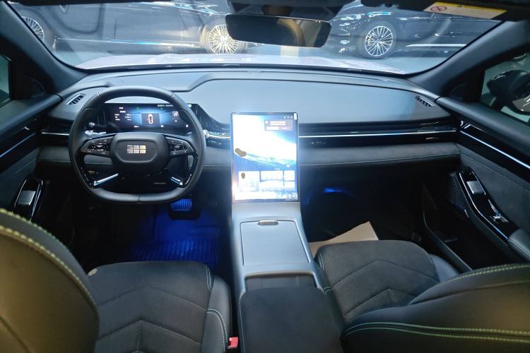 Used Geely Galaxy L6 2024 125km Creative Edition
