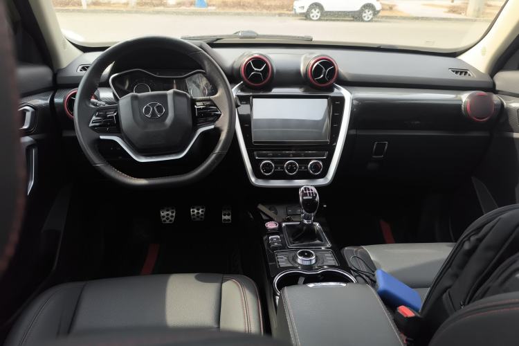 Used BAIC Off-Road BJ20 2016 1.5T Manual Luxury Model Center Console