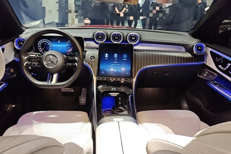 Used Mercedes-Benz GLC Coupe 2024 GLC 300 4MATIC Coupe SUV Center Console